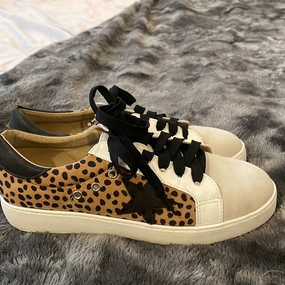 VICI Dash Faux Suede Cheetah Sneakers - Picture 1 of 6
